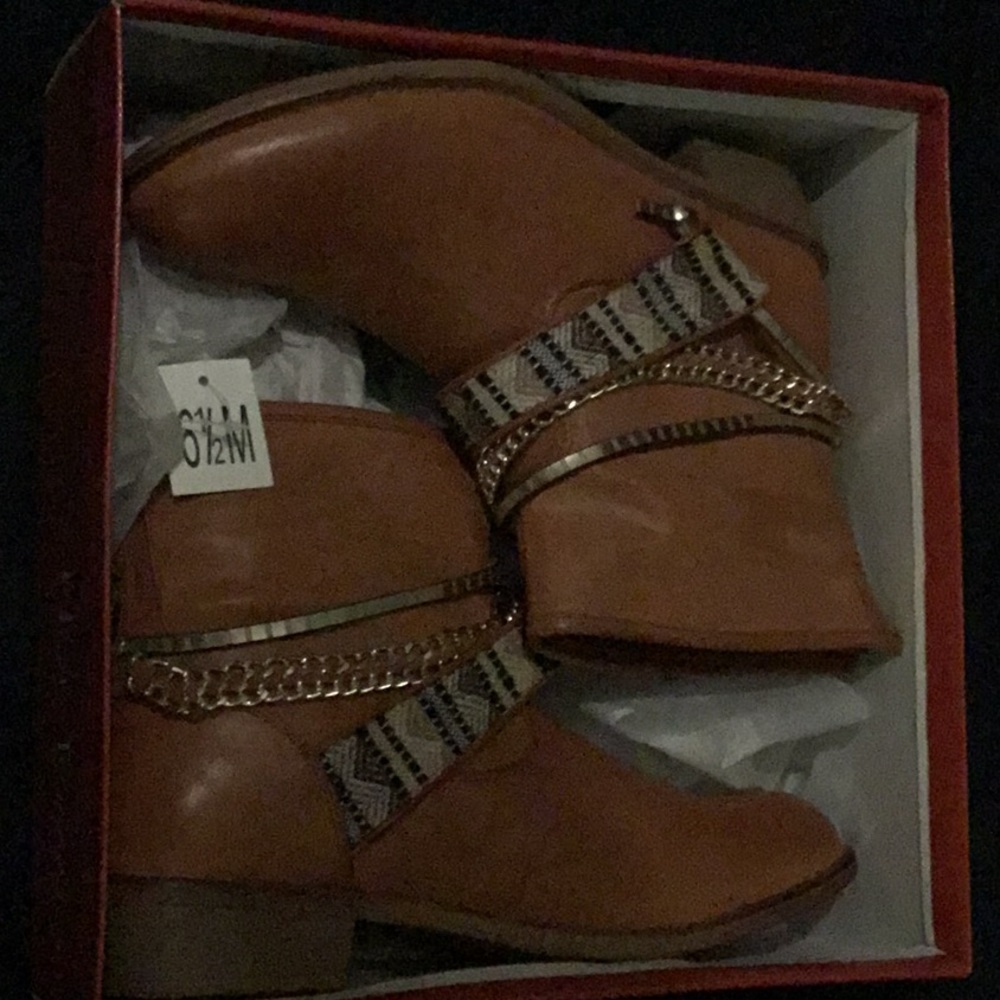 Hot tomato size 6.5 boots